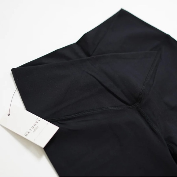 The V Capris - Naturyl by Niykee - Picture 6 of 7